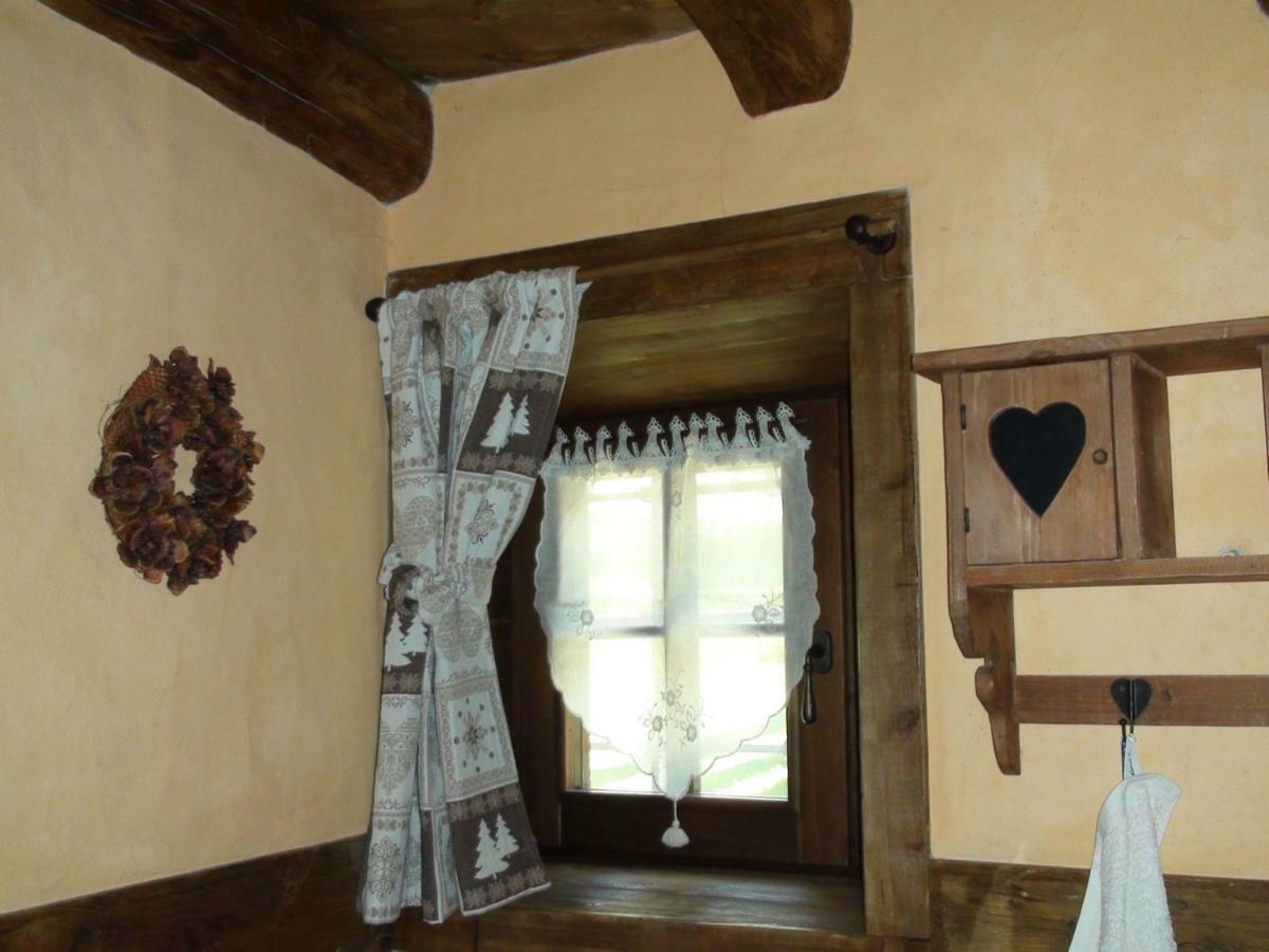 Le Petit Château de Vetan Saint-Pierre Extérieur photo