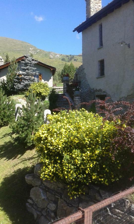 Le Petit Château de Vetan Saint-Pierre Extérieur photo