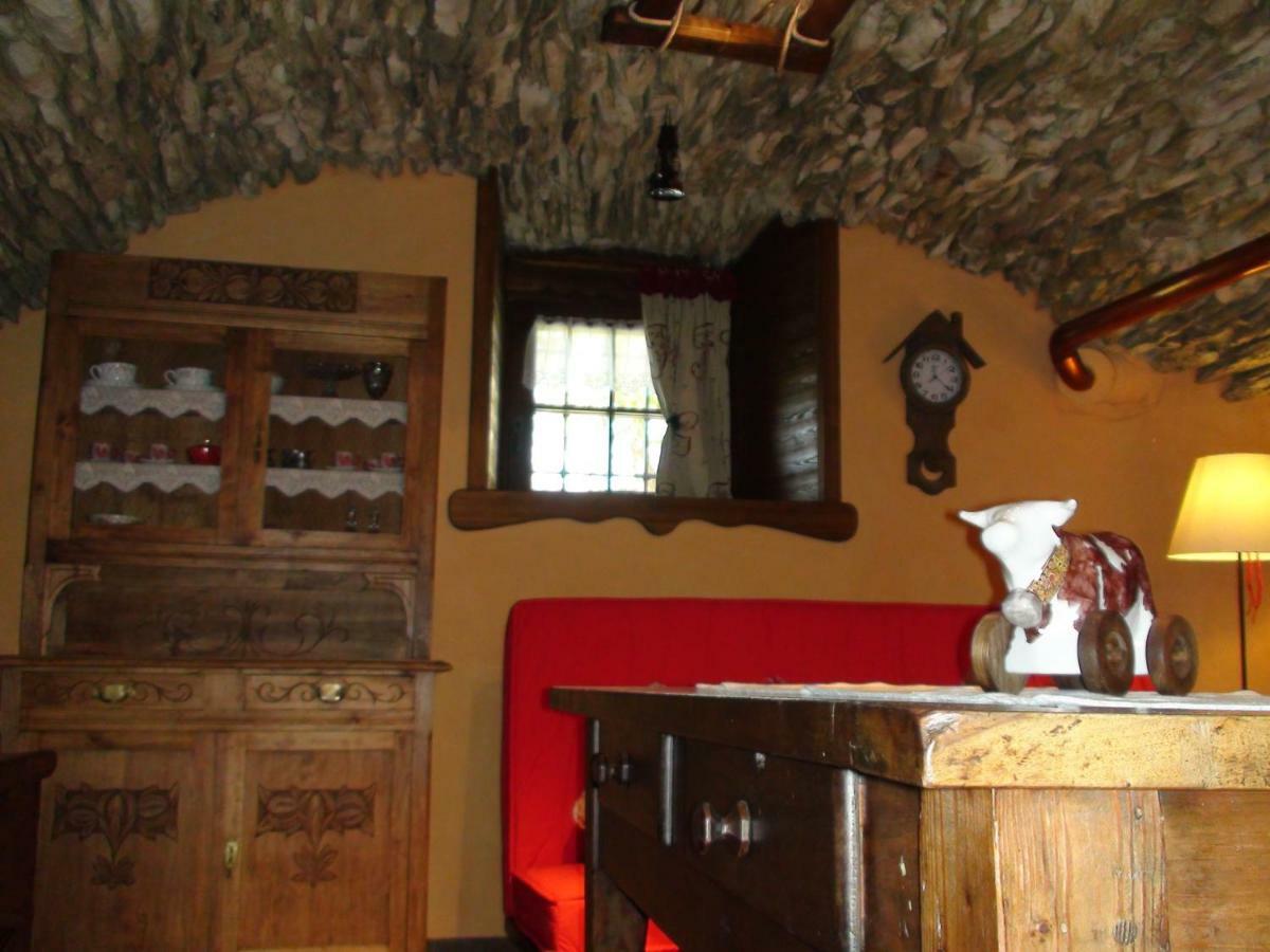 Le Petit Château de Vetan Saint-Pierre Extérieur photo