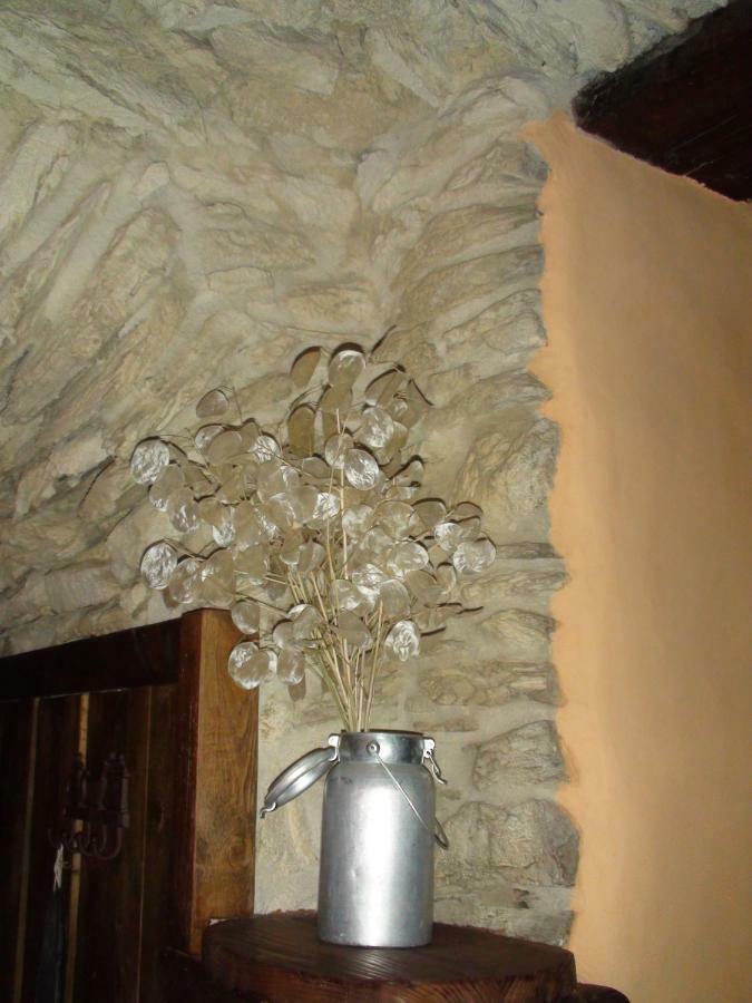 Le Petit Château de Vetan Saint-Pierre Extérieur photo